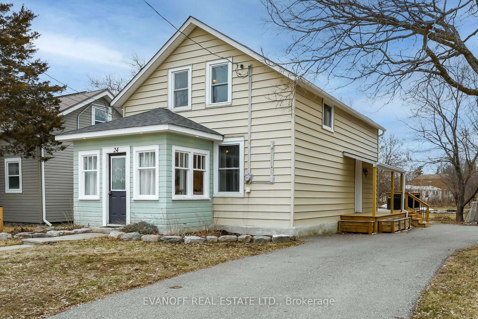 Front of 24 Helen Street