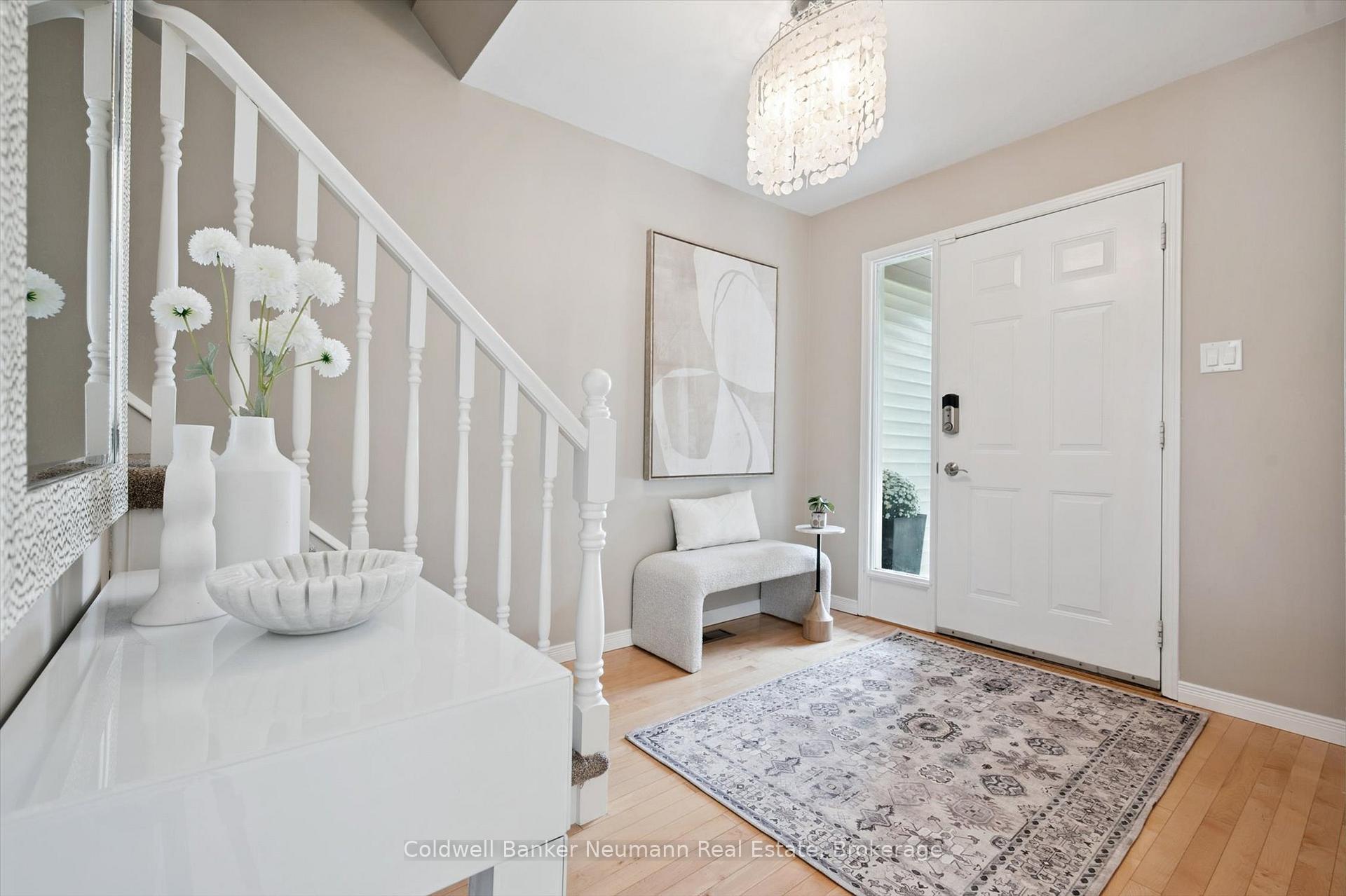 Photo 4 of 46 Dunhill Crescent, Guelph, Willow West/Sugarbush/West Acres — HOMEH