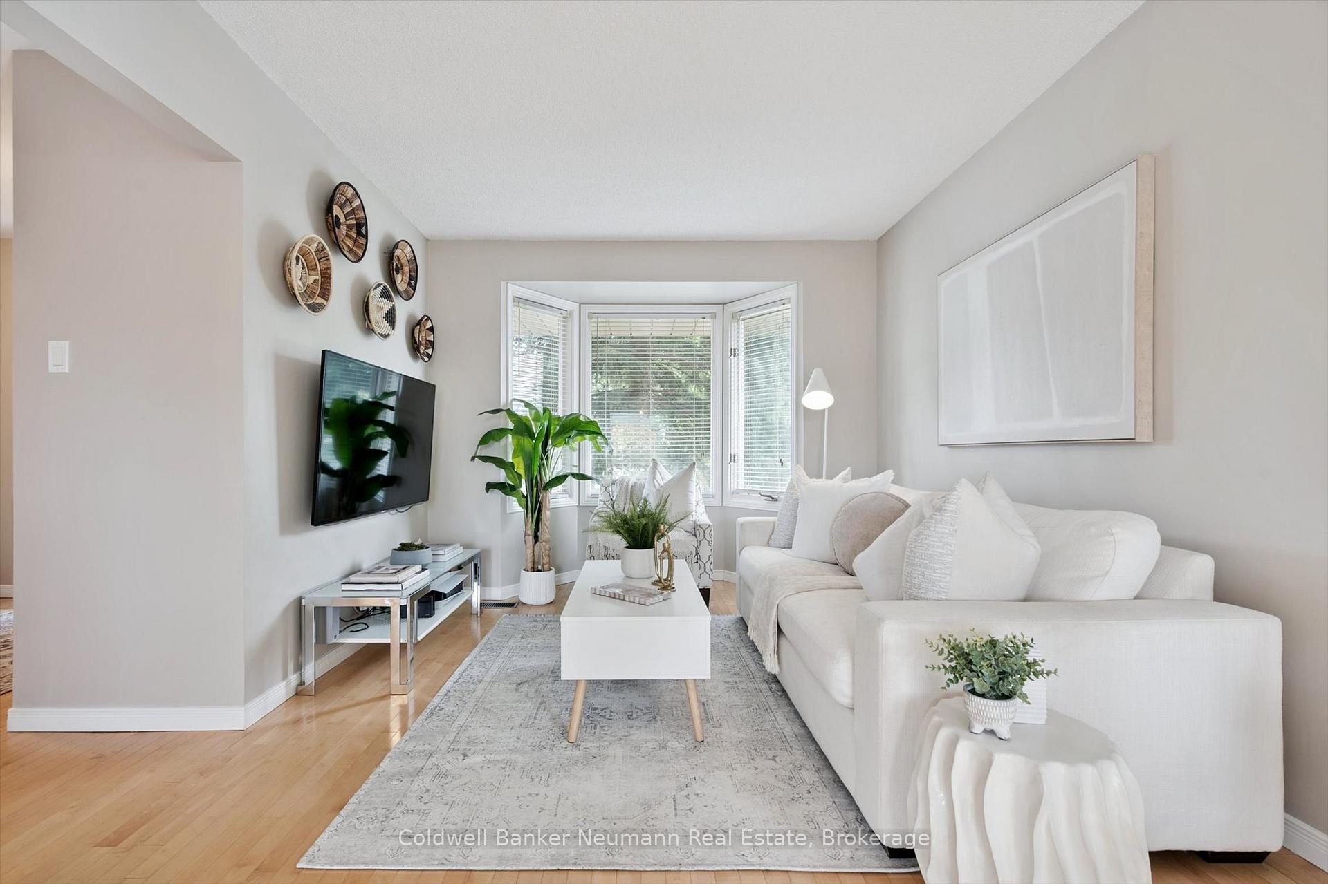 Photo 6 of 46 Dunhill Crescent, Guelph, Willow West/Sugarbush/West Acres — HOMEH