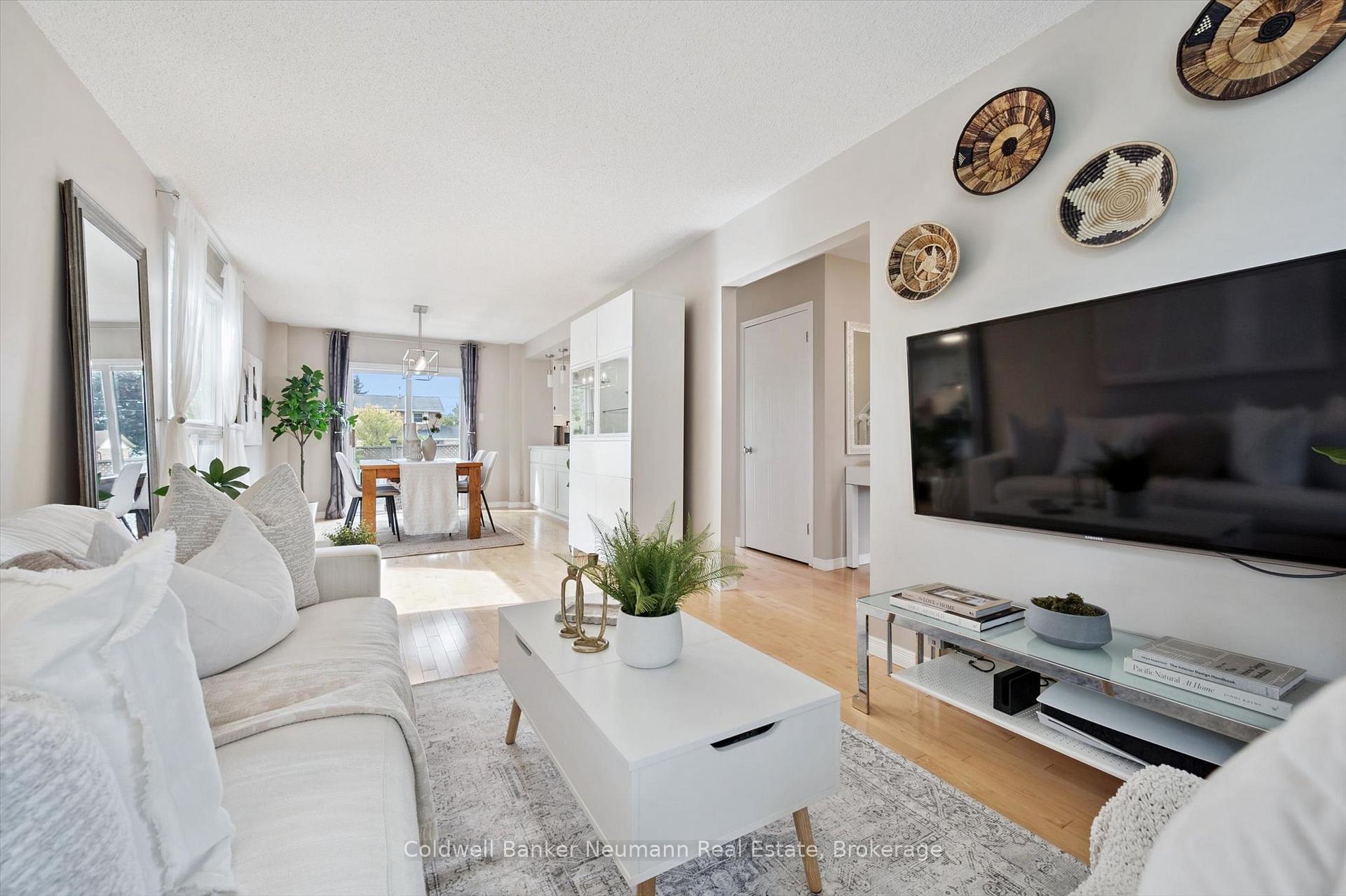 Photo 8 of 46 Dunhill Crescent, Guelph, Willow West/Sugarbush/West Acres — HOMEH