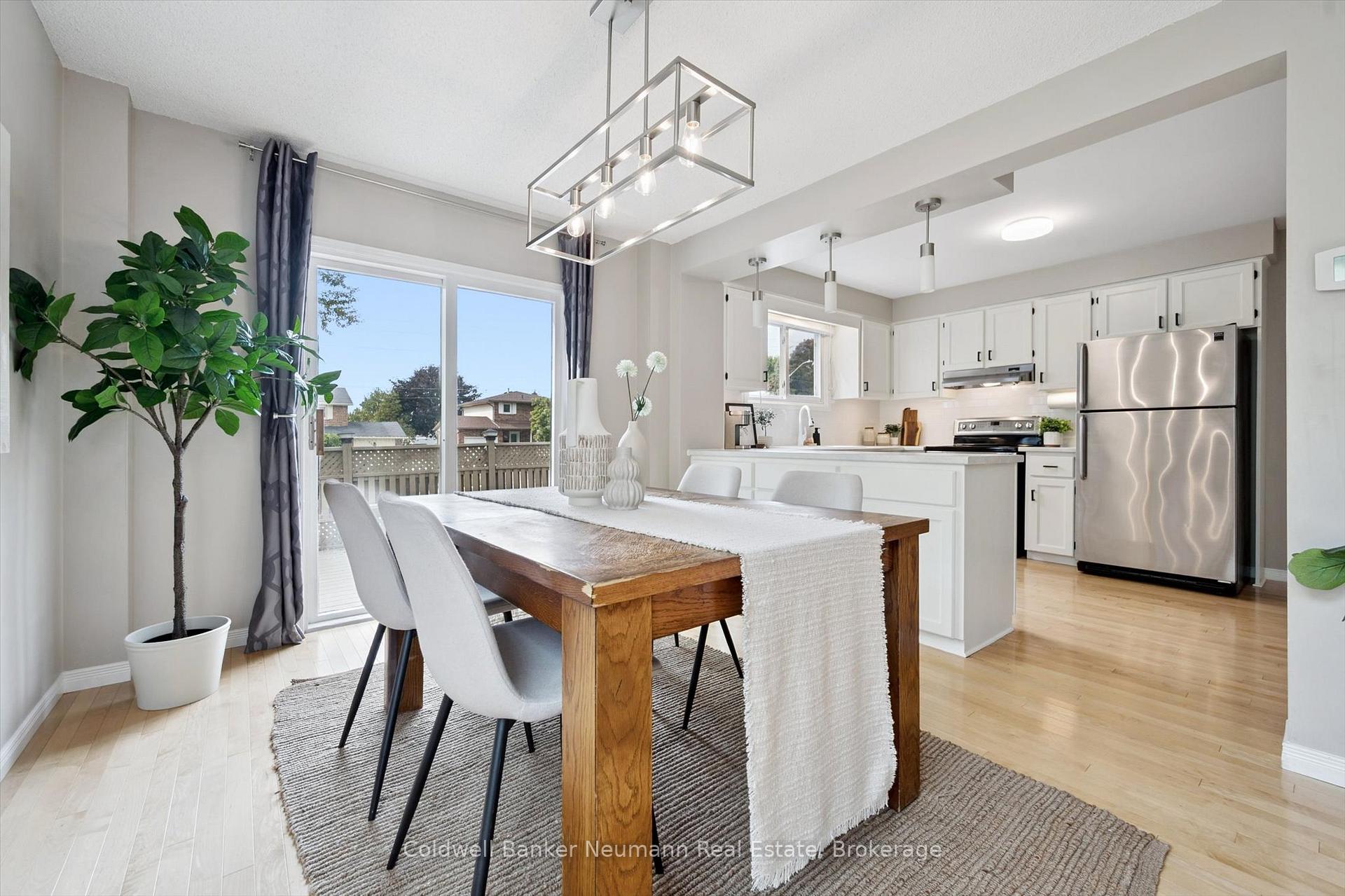 Photo 10 of 46 Dunhill Crescent, Guelph, Willow West/Sugarbush/West Acres — HOMEH