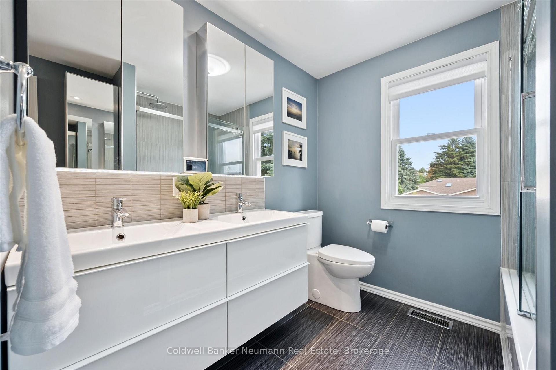 Photo 22 of 46 Dunhill Crescent, Guelph, Willow West/Sugarbush/West Acres — HOMEH