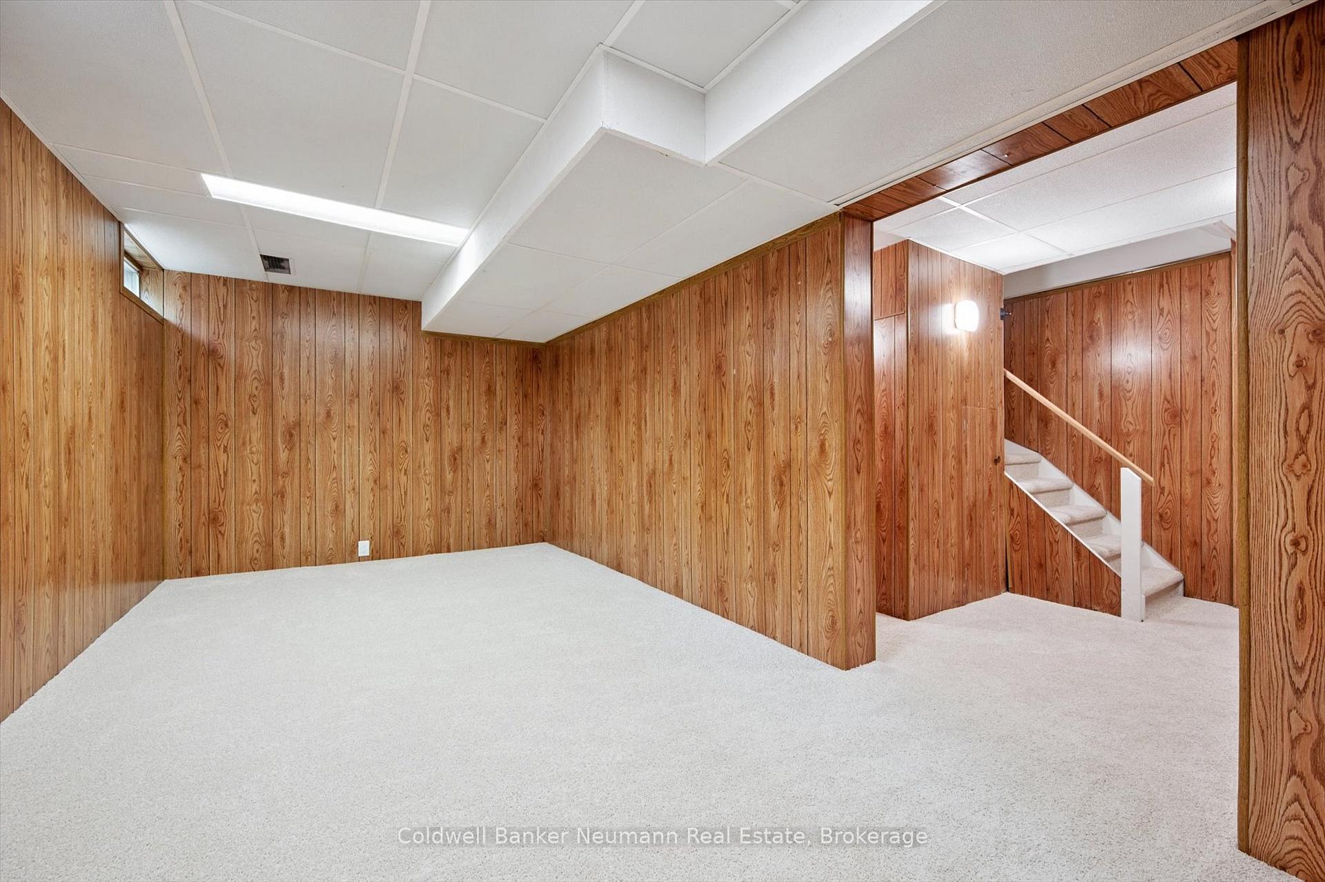 Photo 28 of 46 Dunhill Crescent, Guelph, Willow West/Sugarbush/West Acres — HOMEH