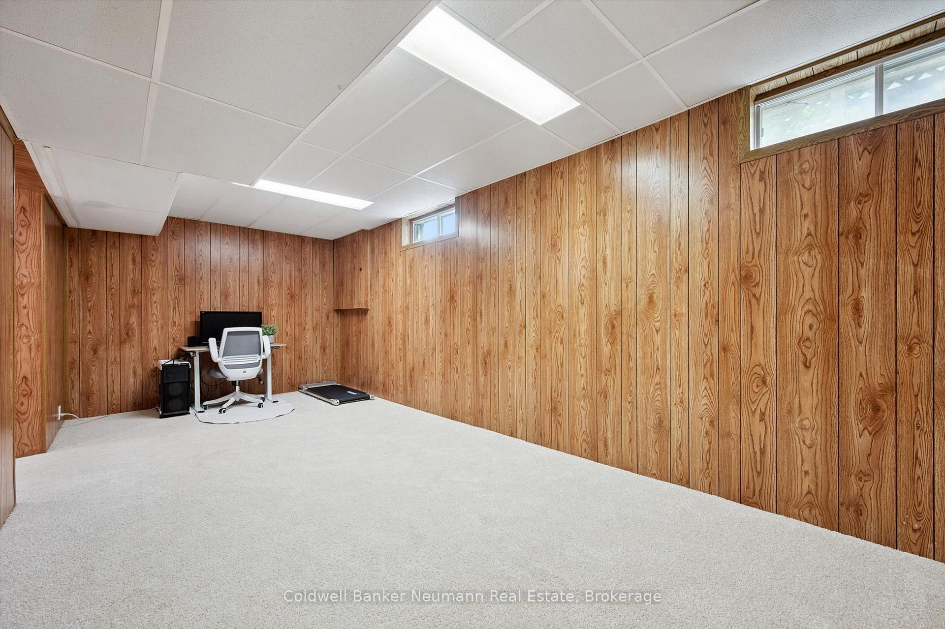 Photo 29 of 46 Dunhill Crescent, Guelph, Willow West/Sugarbush/West Acres — HOMEH