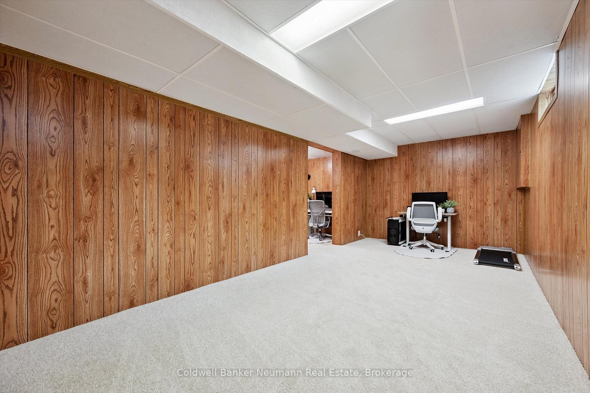 Photo 30 of 46 Dunhill Crescent, Guelph, Willow West/Sugarbush/West Acres — HOMEH