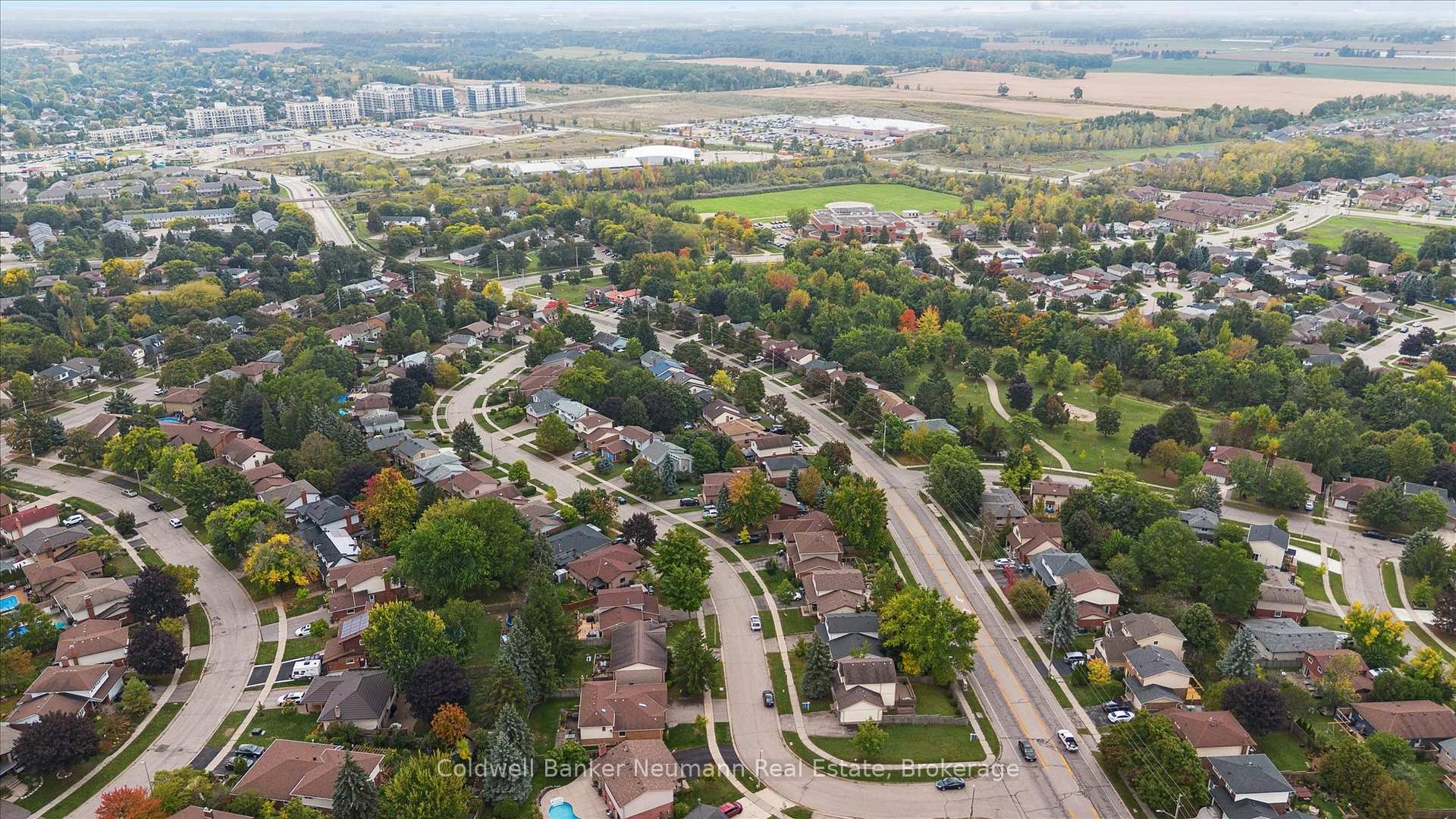 Photo 31 of 46 Dunhill Crescent, Guelph, Willow West/Sugarbush/West Acres — HOMEH