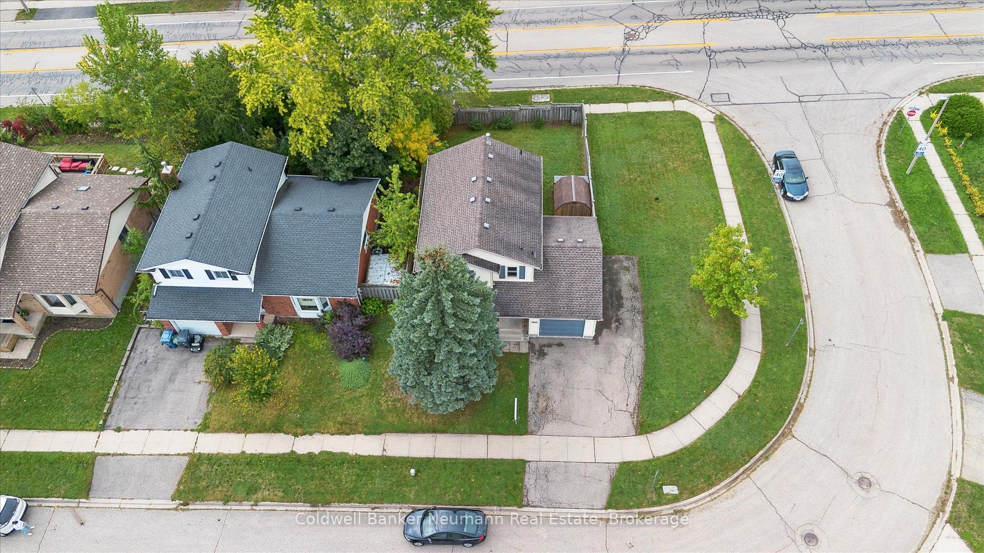 Photo 32 of 46 Dunhill Crescent, Guelph, Willow West/Sugarbush/West Acres — HOMEH