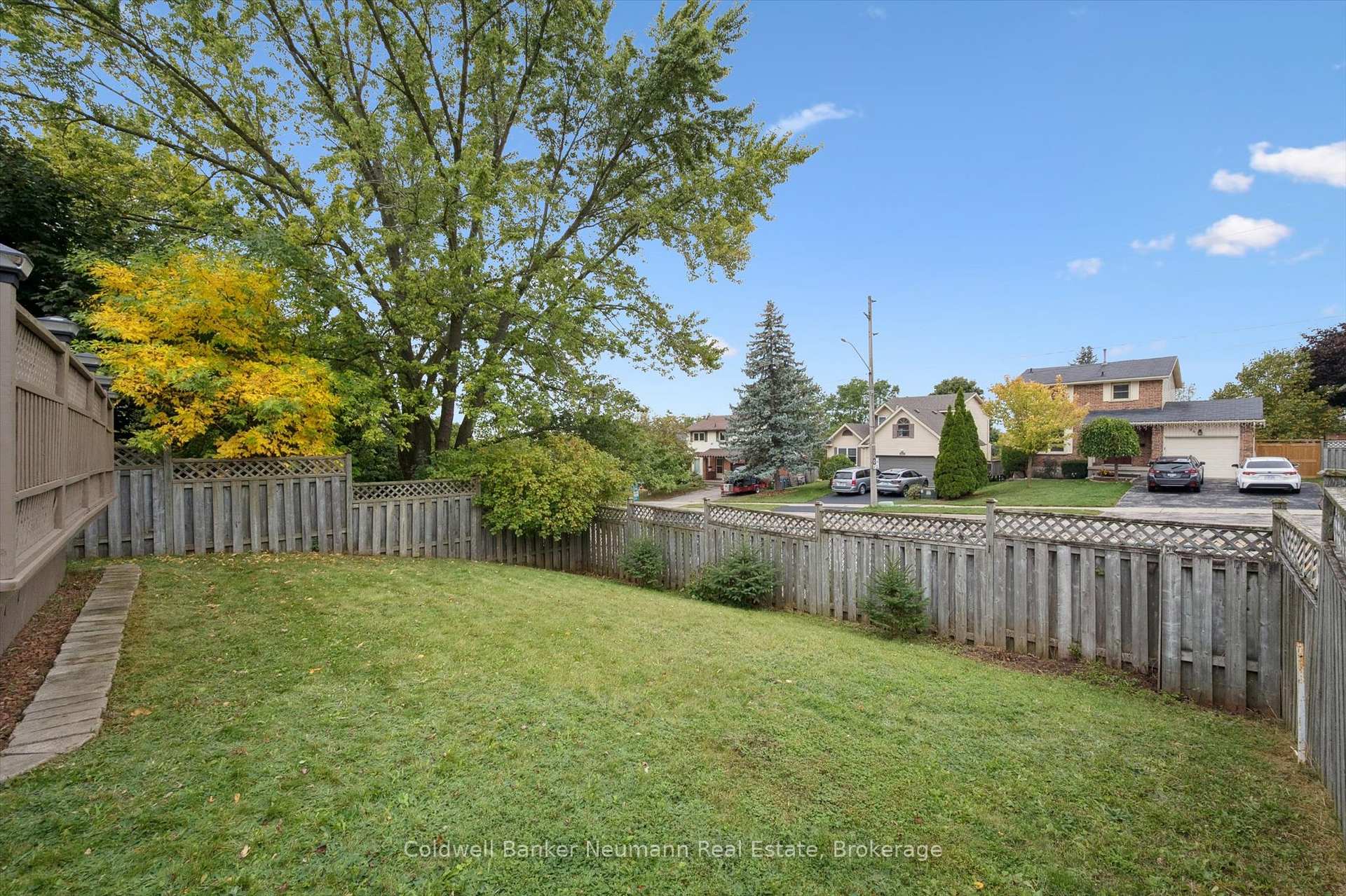 Photo 34 of 46 Dunhill Crescent, Guelph, Willow West/Sugarbush/West Acres — HOMEH