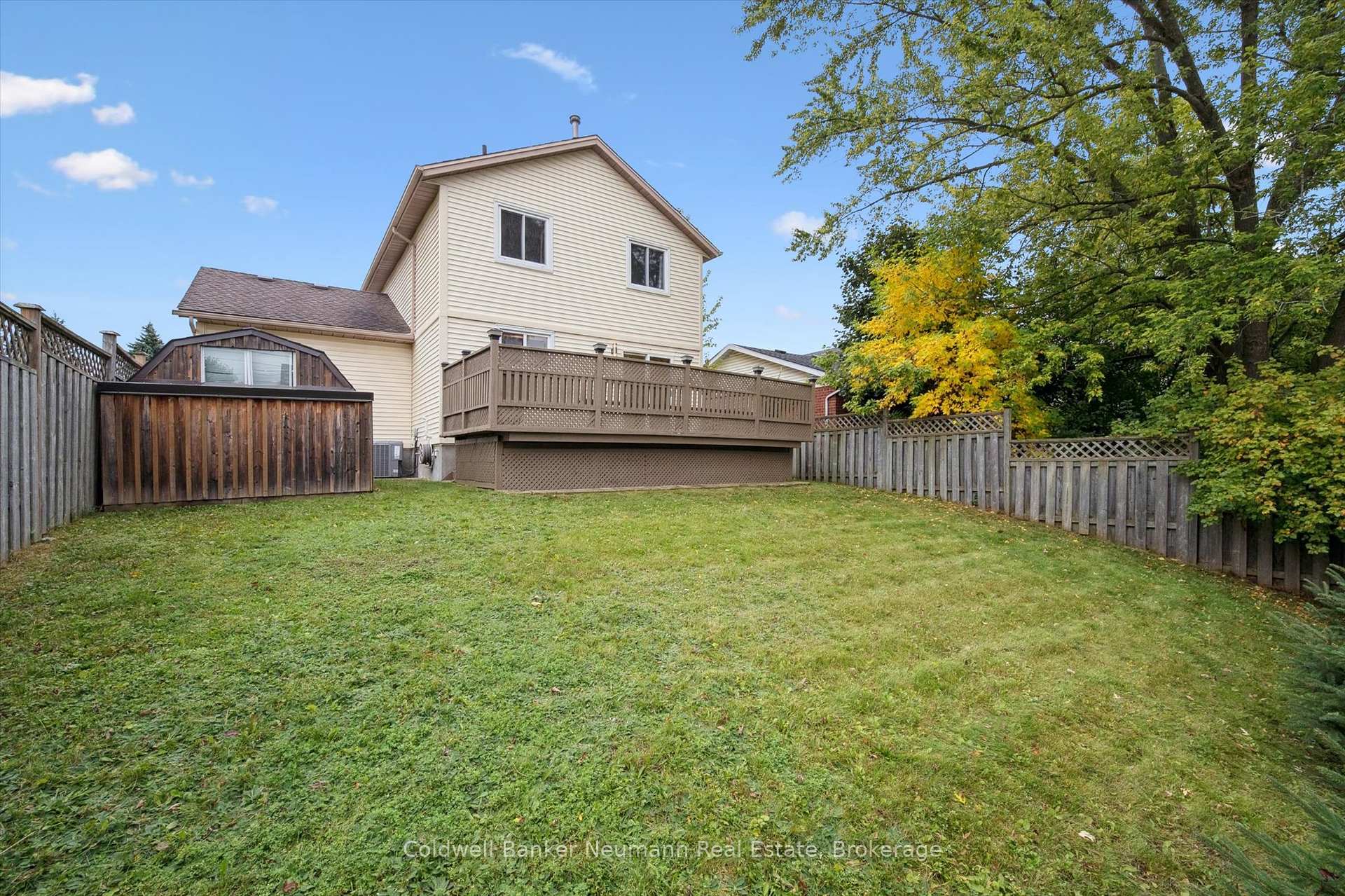 Photo 35 of 46 Dunhill Crescent, Guelph, Willow West/Sugarbush/West Acres — HOMEH