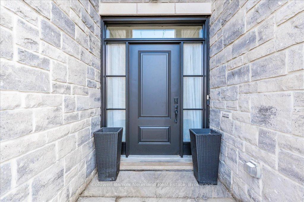Photo 3 of 91 McCann Street, Guelph, Kortright East — HOMEH