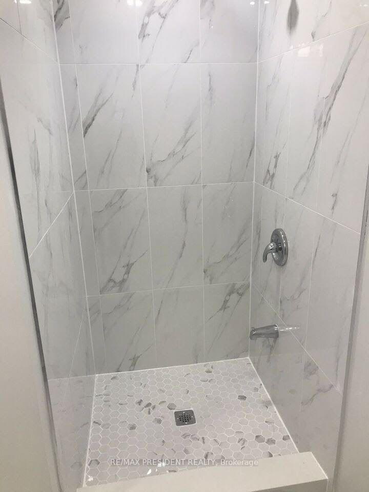 Photo 6 of Unit (Upper), 12 Maitland Street, Brampton, Central Park — HOMEH
