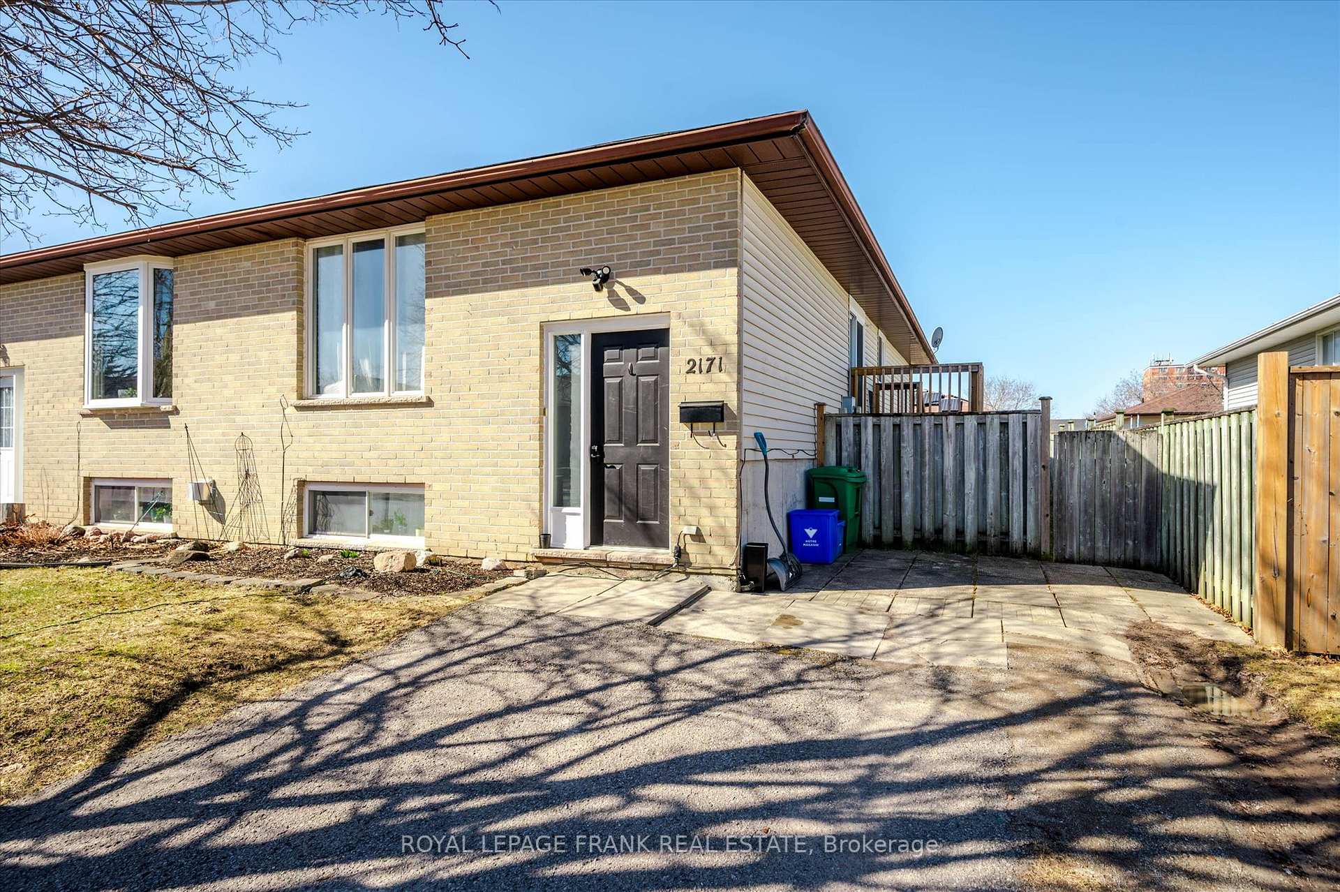Photo 2 of 2171 Easthill Drive, Peterborough, Ashburnham Ward 4 — HOMEH