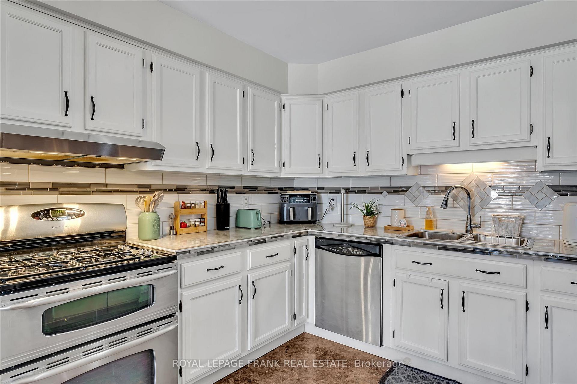 Photo 9 of 2171 Easthill Drive, Peterborough, Ashburnham Ward 4 — HOMEH