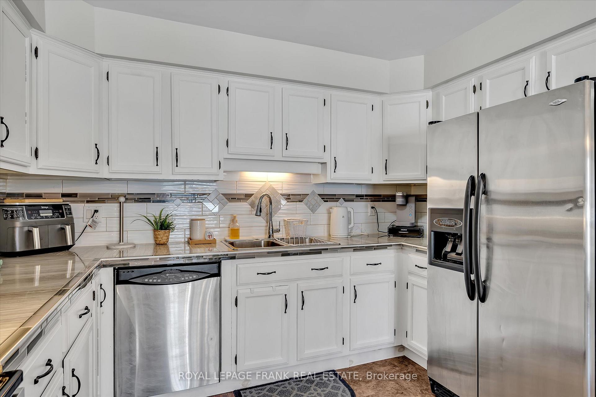 Photo 10 of 2171 Easthill Drive, Peterborough, Ashburnham Ward 4 — HOMEH