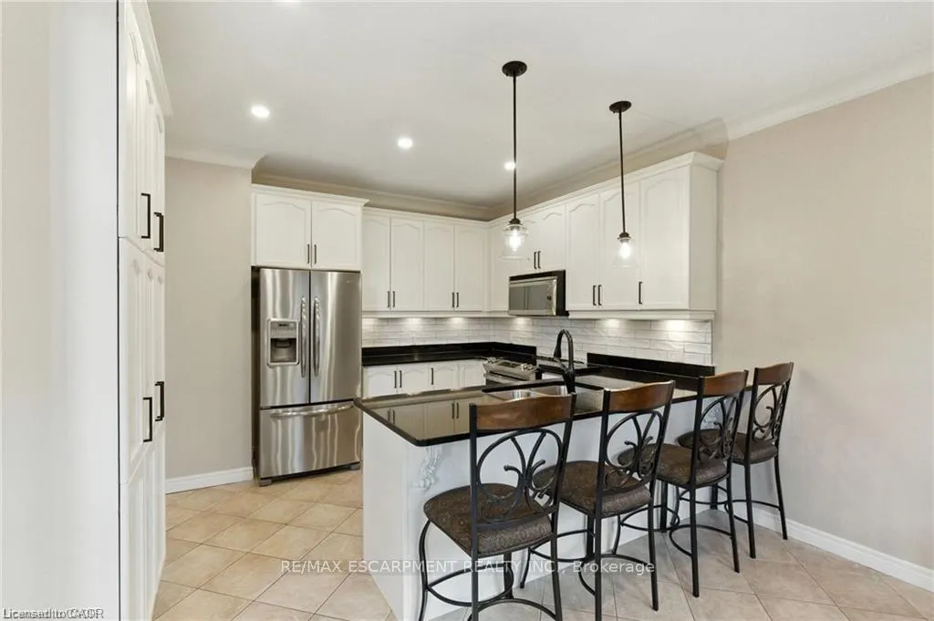 Photo 9 of 11 Silverspring Crescent, Hamilton, Rural Glanbrook — HOMEH