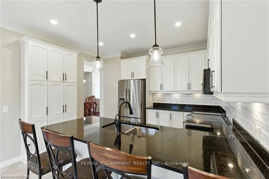 Photo 10 of 11 Silverspring Crescent, Hamilton, Rural Glanbrook — HOMEH