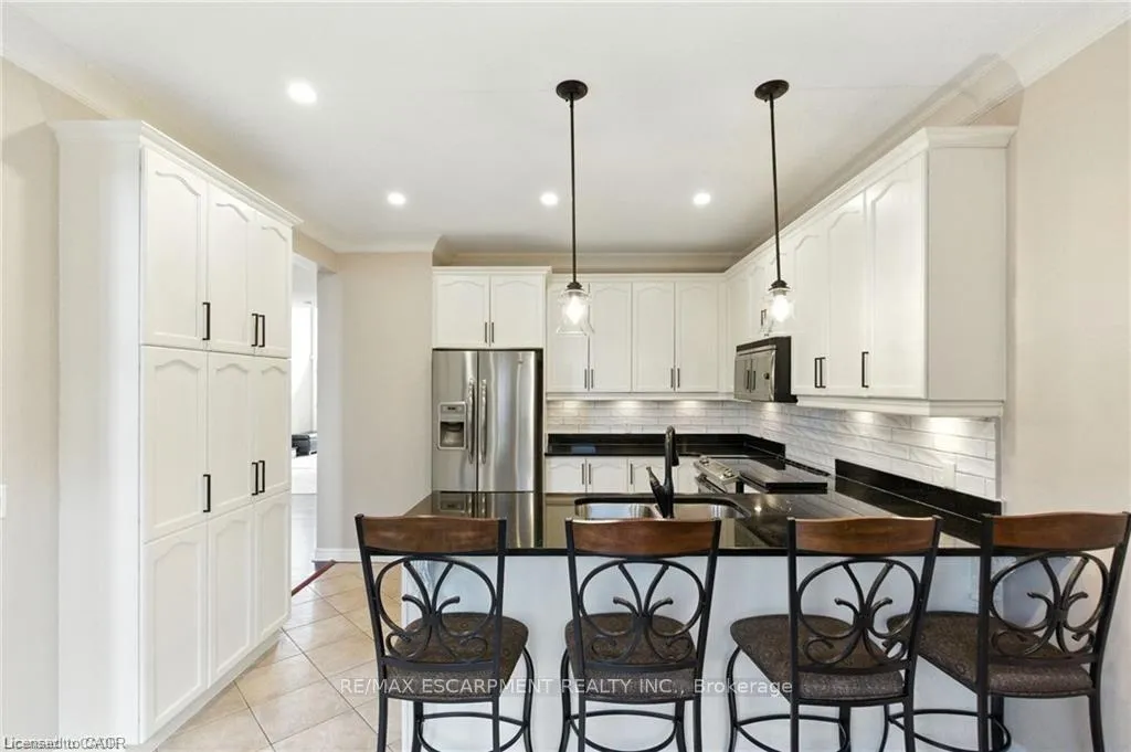 Photo 11 of 11 Silverspring Crescent, Hamilton, Rural Glanbrook — HOMEH