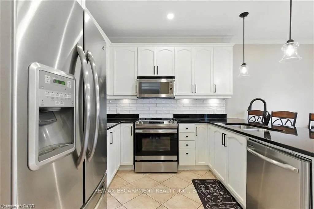 Photo 13 of 11 Silverspring Crescent, Hamilton, Rural Glanbrook — HOMEH