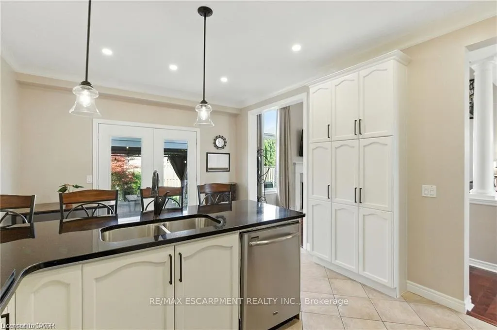 Photo 14 of 11 Silverspring Crescent, Hamilton, Rural Glanbrook — HOMEH