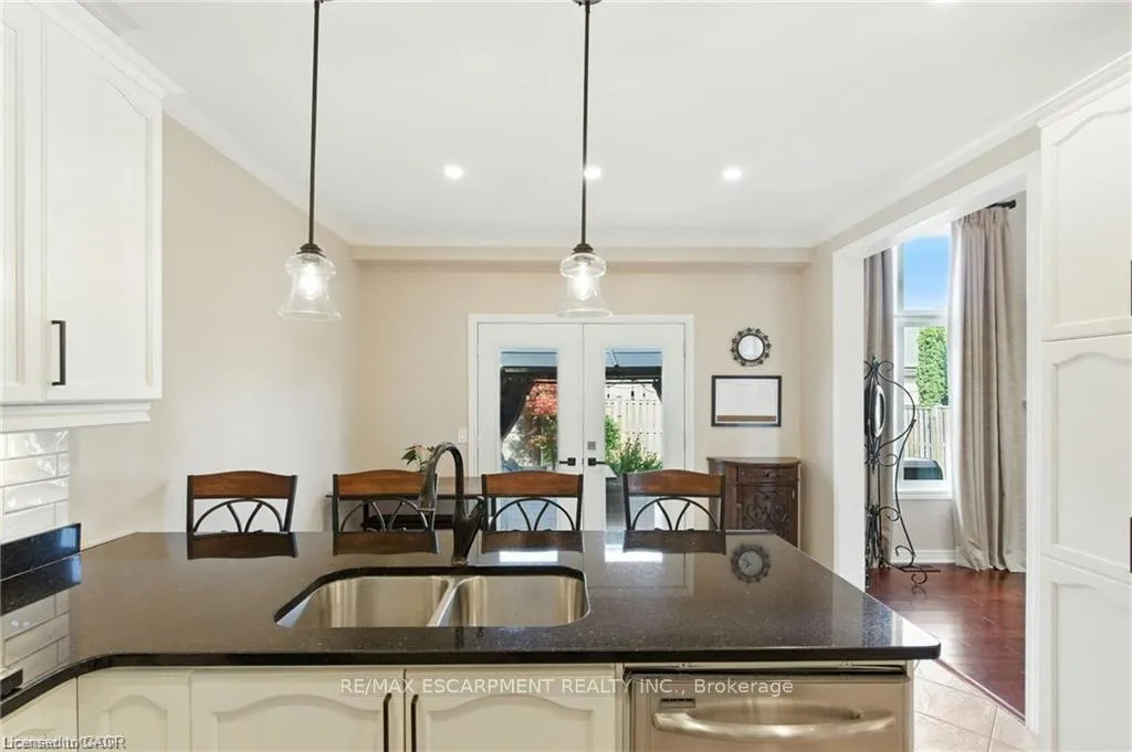 Photo 15 of 11 Silverspring Crescent, Hamilton, Rural Glanbrook — HOMEH