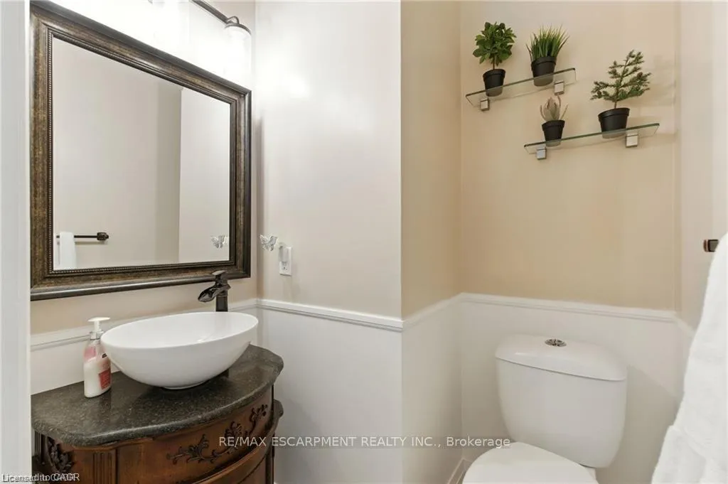 Photo 19 of 11 Silverspring Crescent, Hamilton, Rural Glanbrook — HOMEH