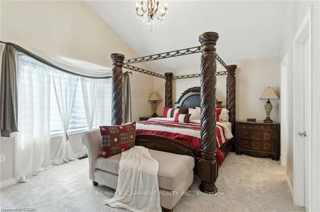 Photo 23 of 11 Silverspring Crescent, Hamilton, Rural Glanbrook — HOMEH