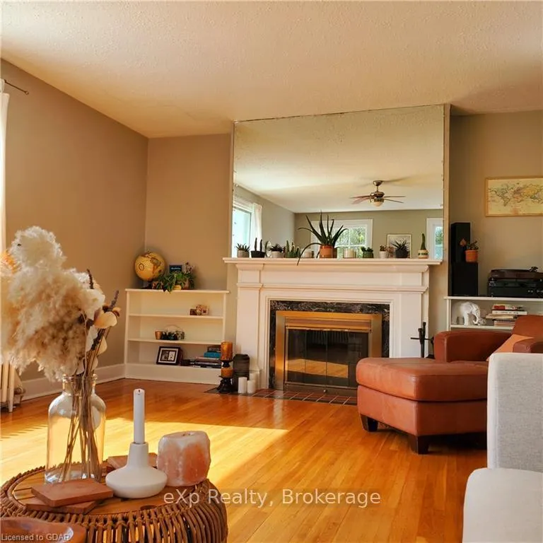 Photo 4 of 21 Dormie Lane, Guelph, Dovercliffe Park/Old University — HOMEH