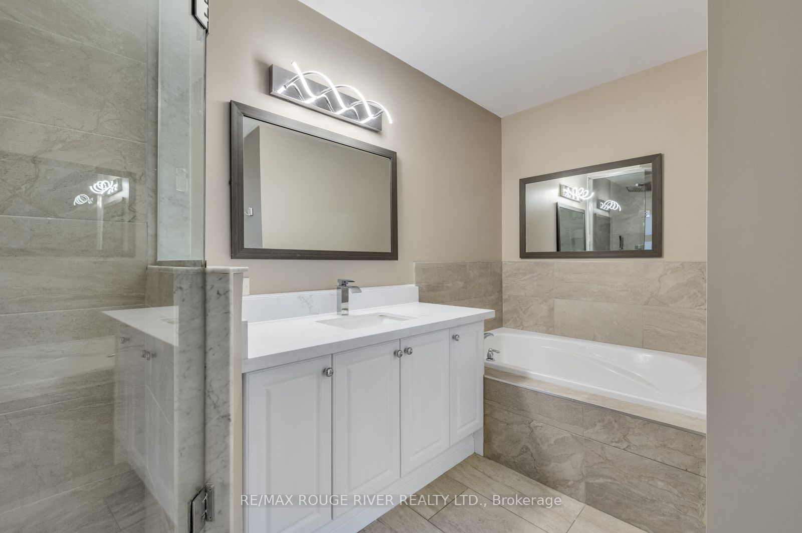 Photo 68 of 54 Erskine Drive, Clarington, Newcastle — HOMEH