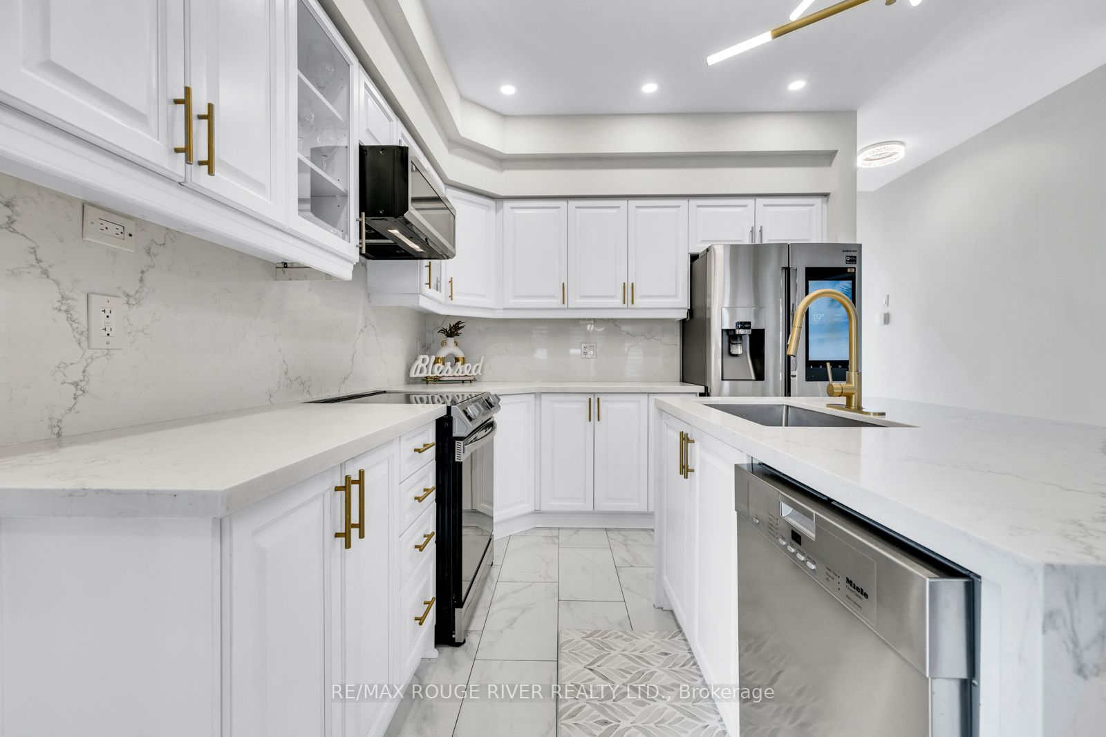 Photo 57 of 54 Erskine Drive, Clarington, Newcastle — HOMEH