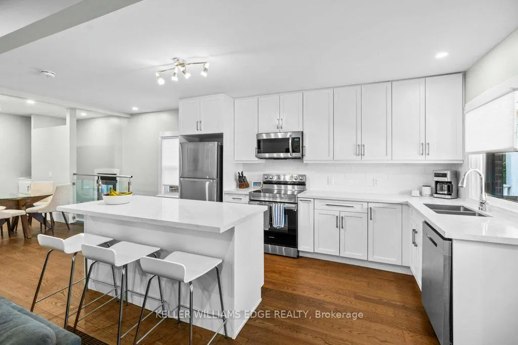 Photo 3 of 18 Park Row N, Hamilton, Crown Point — HOMEH
