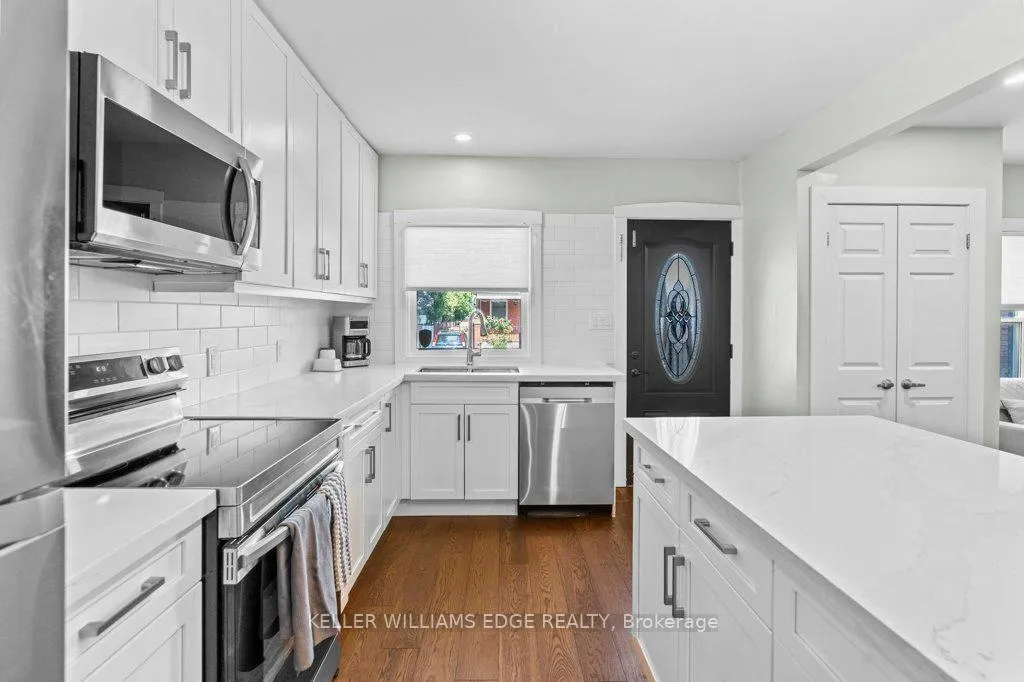 Photo 6 of 18 Park Row N, Hamilton, Crown Point — HOMEH
