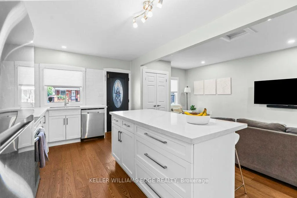 Photo 7 of 18 Park Row N, Hamilton, Crown Point — HOMEH