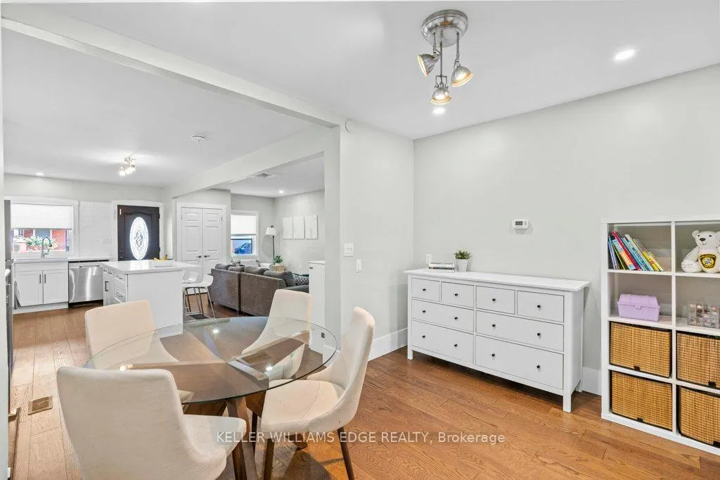 Photo 11 of 18 Park Row N, Hamilton, Crown Point — HOMEH