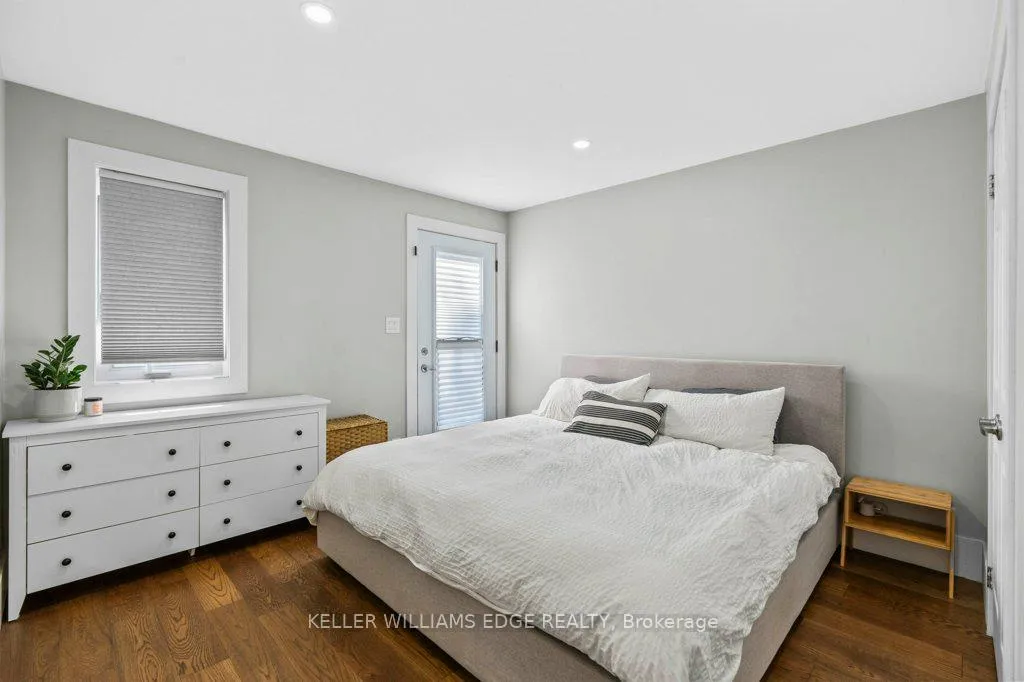 Photo 14 of 18 Park Row N, Hamilton, Crown Point — HOMEH