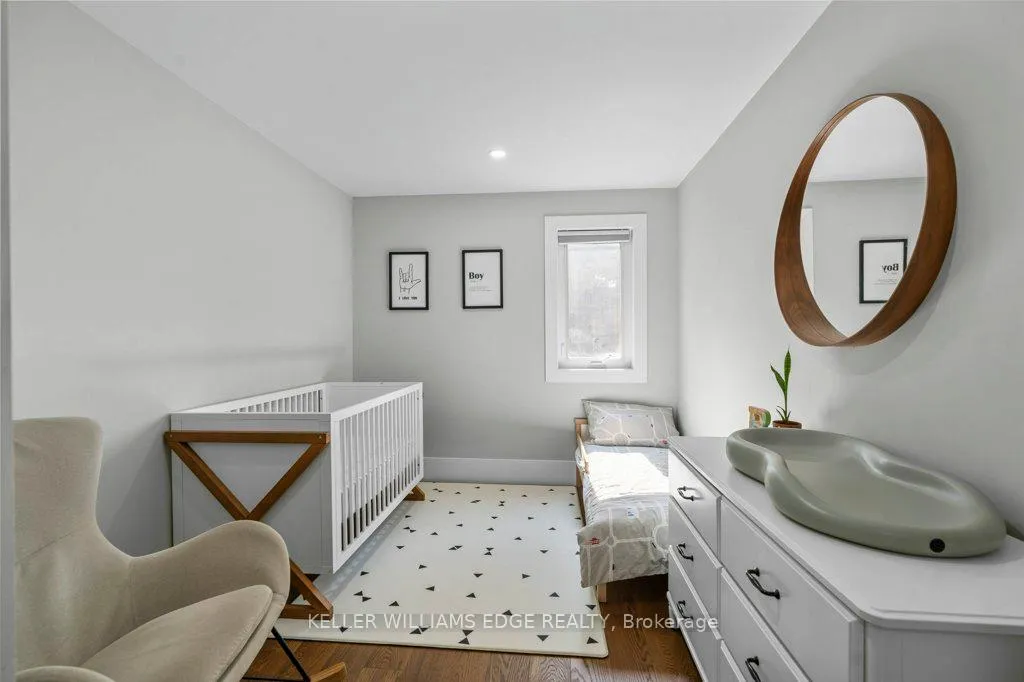 Photo 16 of 18 Park Row N, Hamilton, Crown Point — HOMEH