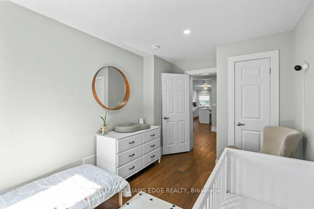 Photo 17 of 18 Park Row N, Hamilton, Crown Point — HOMEH