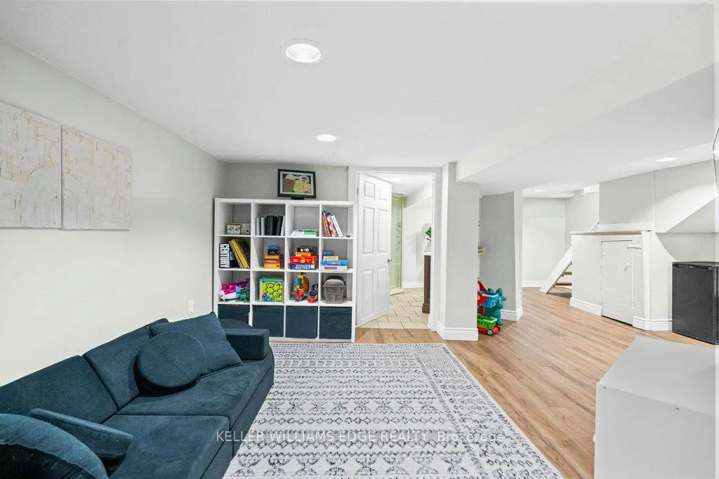 Photo 20 of 18 Park Row N, Hamilton, Crown Point — HOMEH