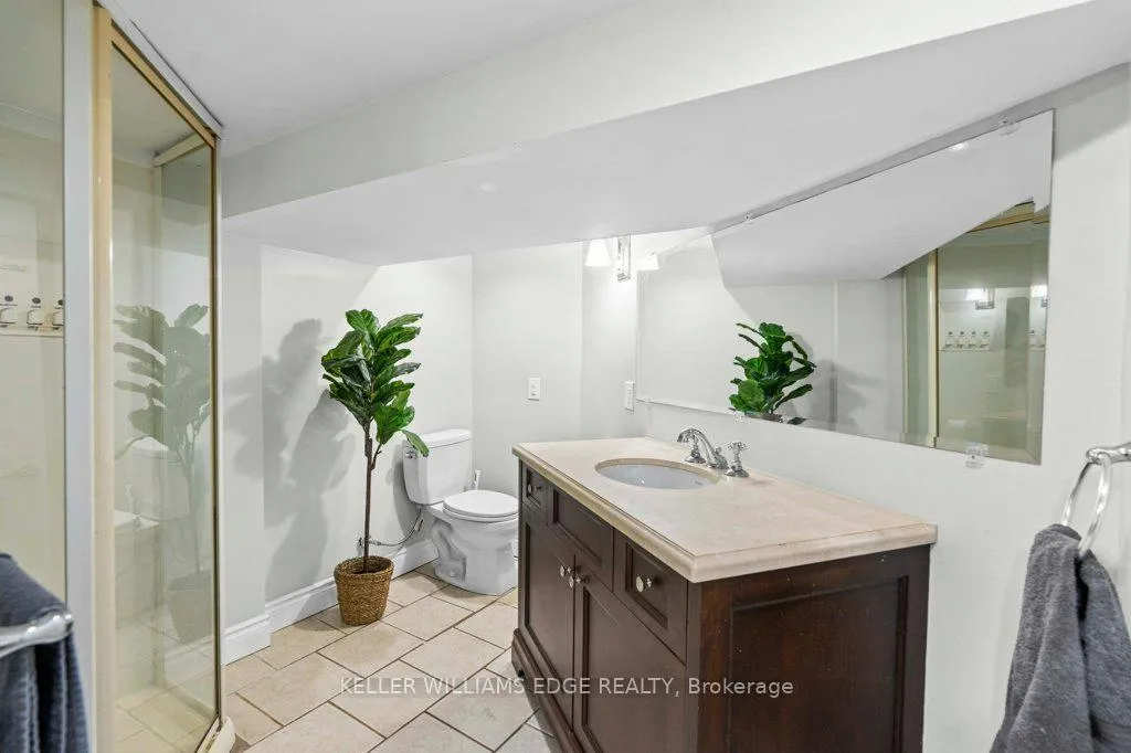 Photo 26 of 18 Park Row N, Hamilton, Crown Point — HOMEH