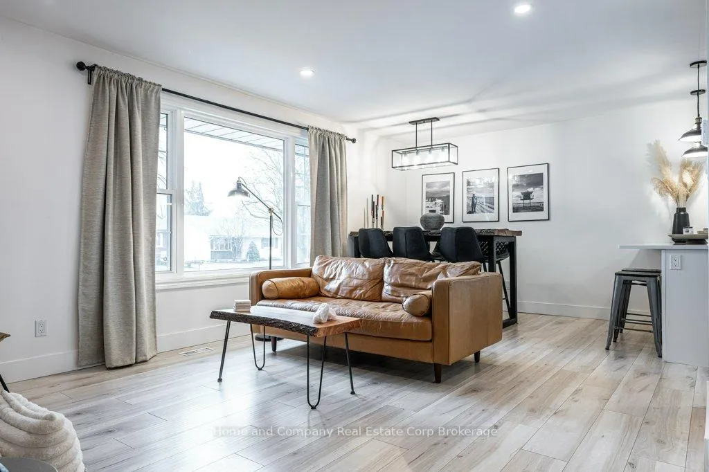 Photo 4 of 283 Redford Crescent, Stratford — HOMEH