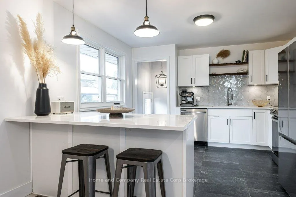 Photo 6 of 283 Redford Crescent, Stratford — HOMEH