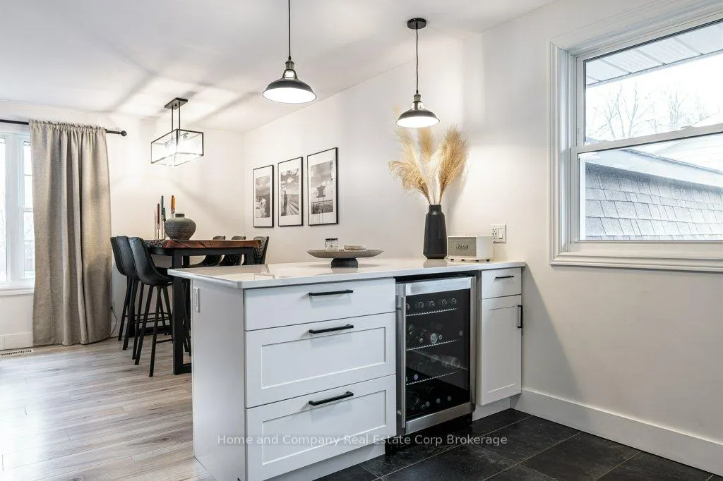 Photo 9 of 283 Redford Crescent, Stratford — HOMEH