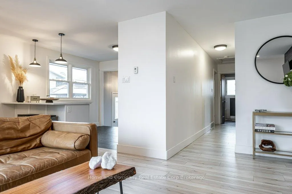 Photo 10 of 283 Redford Crescent, Stratford — HOMEH