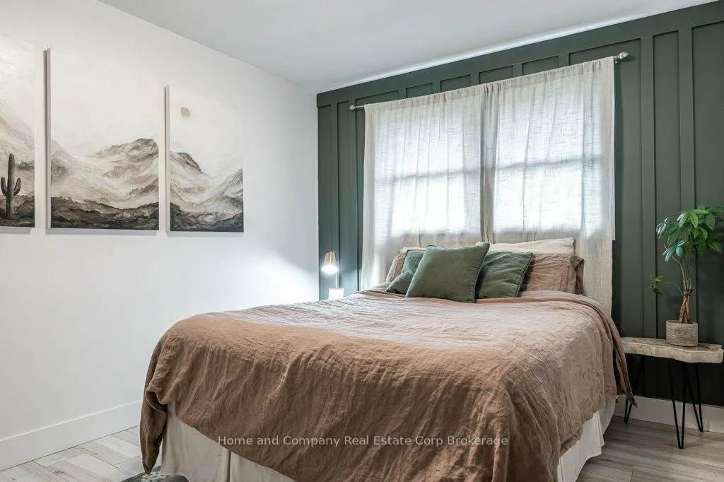 Photo 11 of 283 Redford Crescent, Stratford — HOMEH