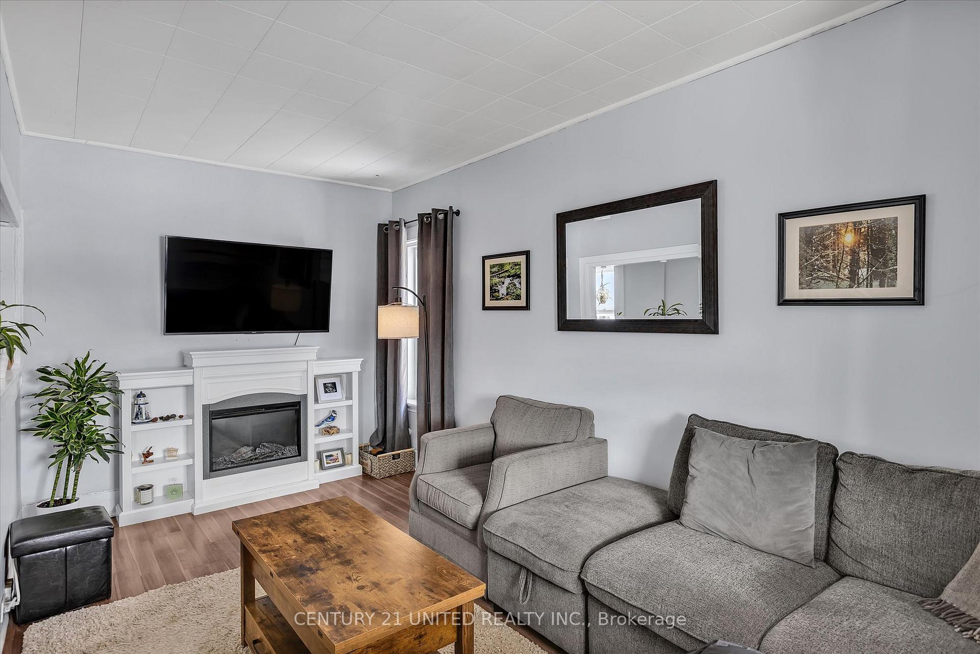 Photo 10 of 500 Wolfe Street, Peterborough, Town Ward 3 — HOMEH