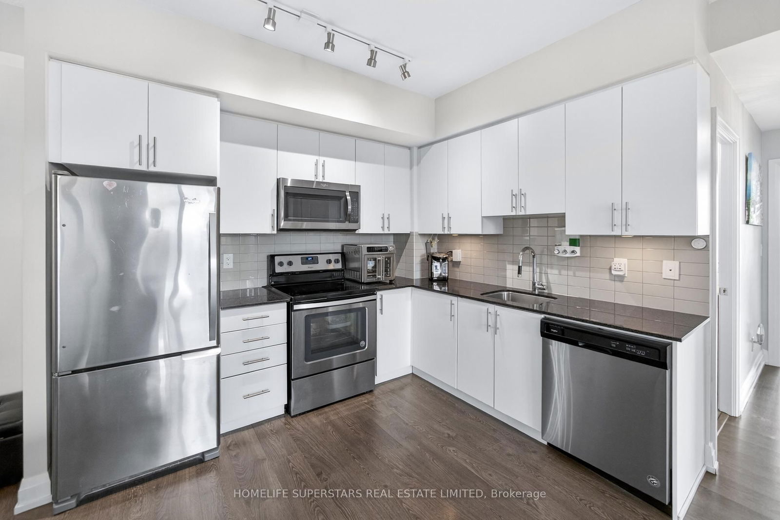 Photo 5 of Unit 423, 3600 Highway 7 W, Vaughan, Vaughan Corporate Centre — HOMEH