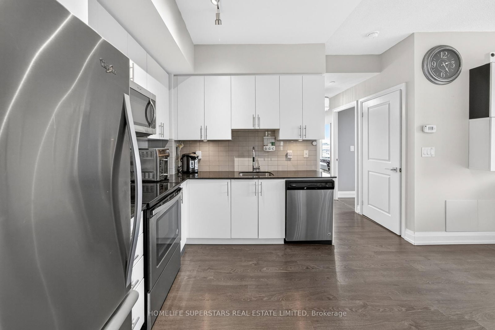 Photo 9 of Unit 423, 3600 Highway 7 W, Vaughan, Vaughan Corporate Centre — HOMEH