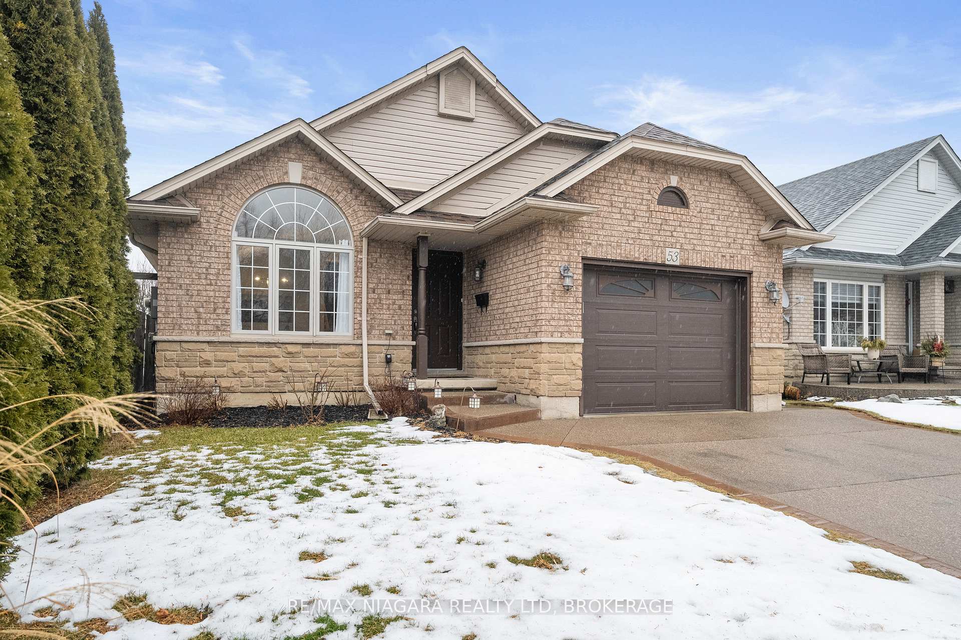 Photo 2 of 53 Aspen Drive, Grimsby, Grimsby West — HOMEH