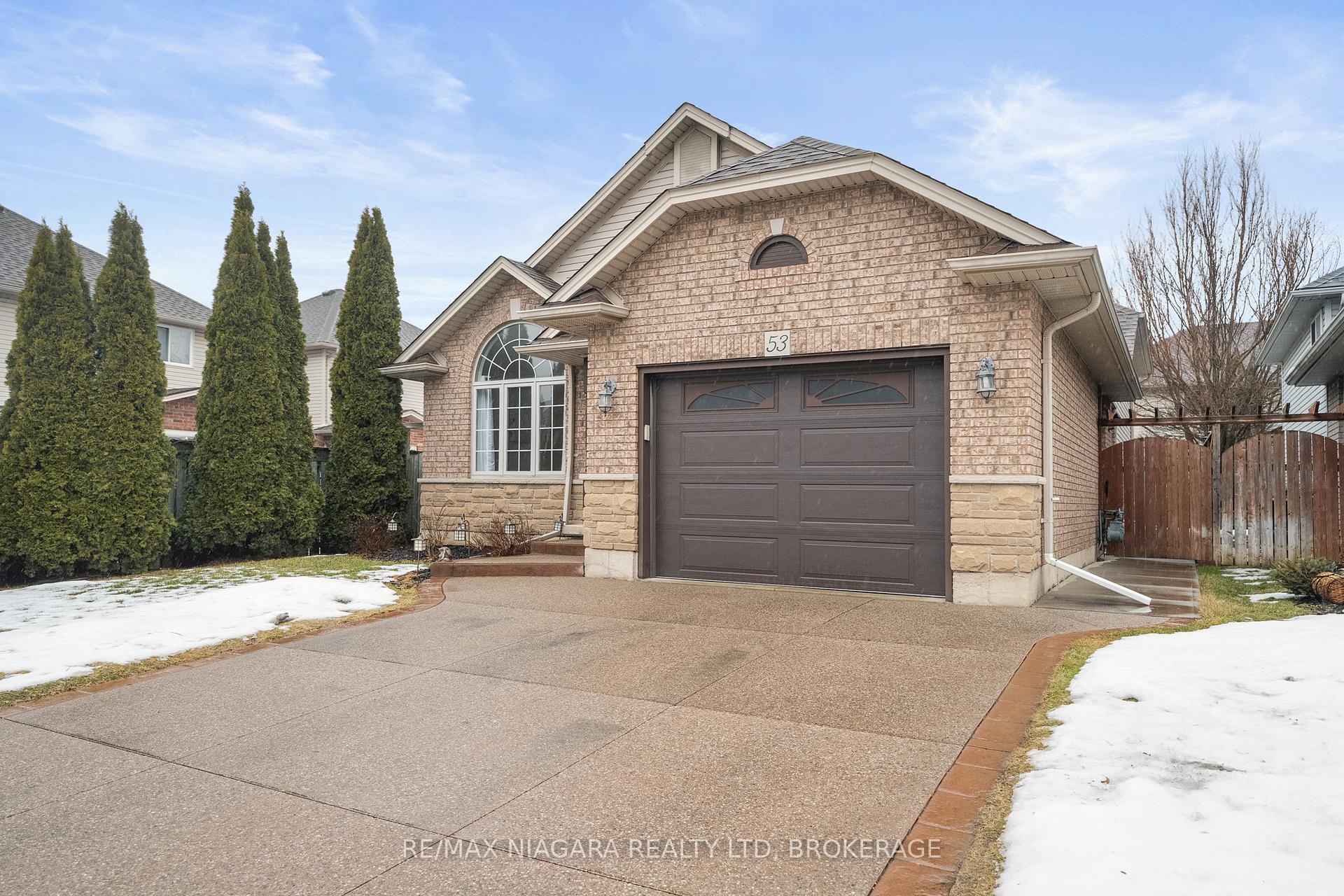 Photo 3 of 53 Aspen Drive, Grimsby, Grimsby West — HOMEH