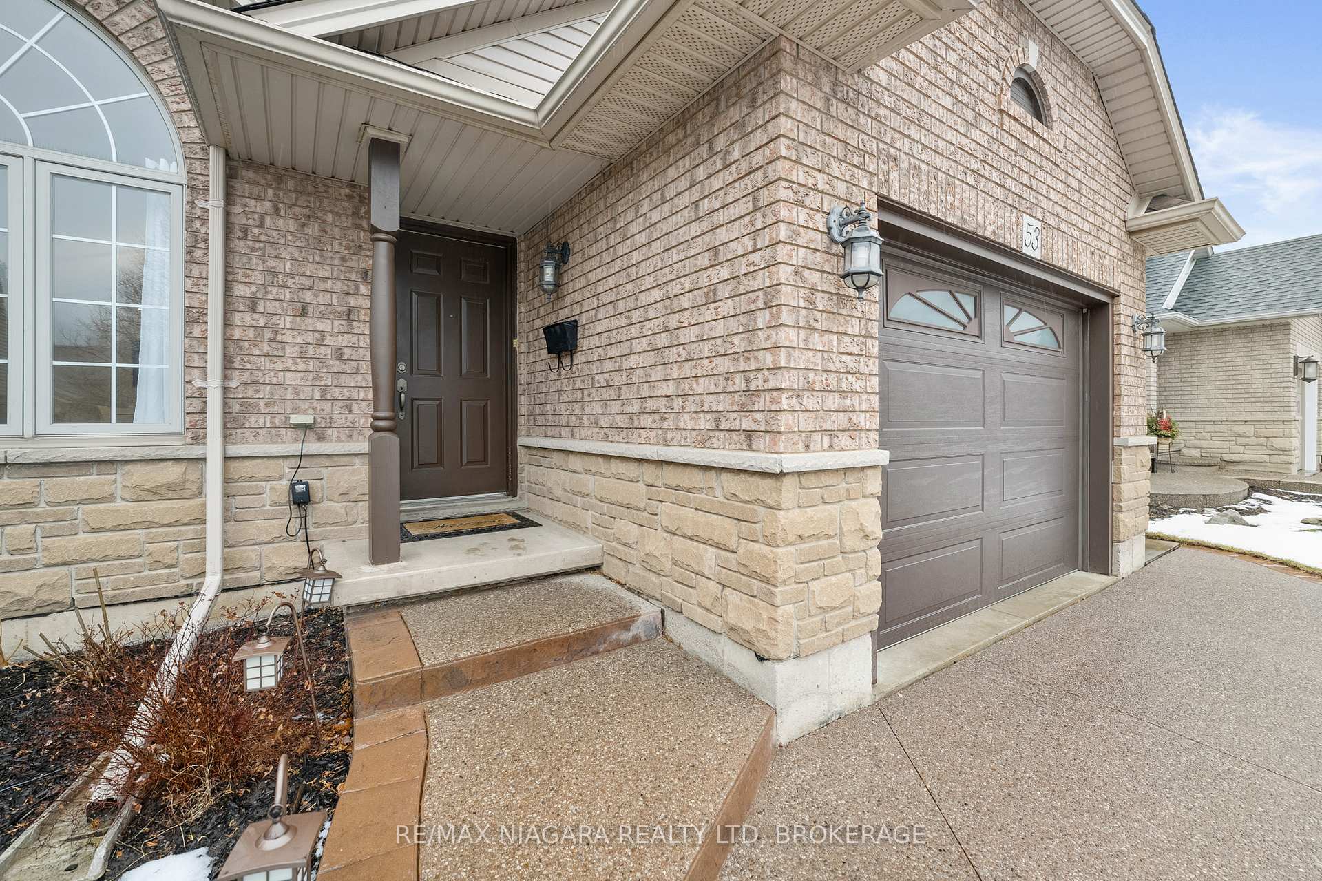 Photo 4 of 53 Aspen Drive, Grimsby, Grimsby West — HOMEH