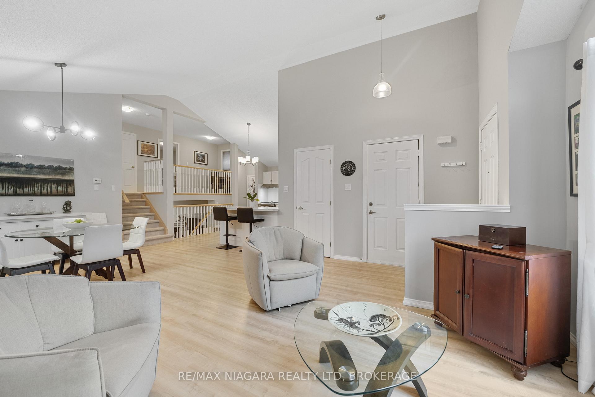 Photo 7 of 53 Aspen Drive, Grimsby, Grimsby West — HOMEH